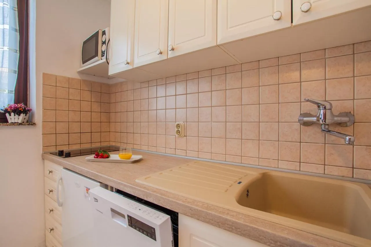 Apartment Muzic Cres